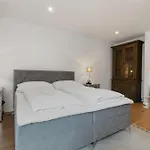 Lam Mockingbird - Terrace - Ac Apartment Pressburg
