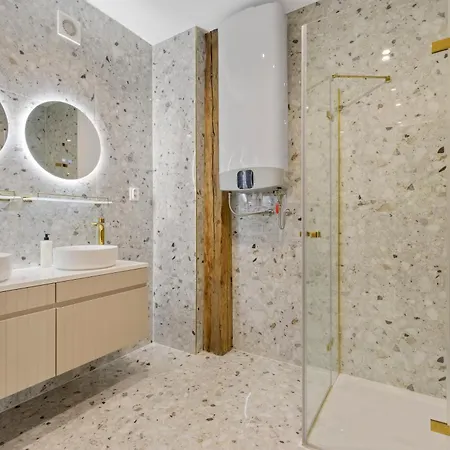 Lam Mockingbird - Terrace - Ac